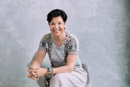 Natürliches Business Portrait eines Unternehmers im Studio in Innsbruck